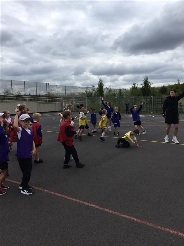 Year 1 have got football fever! Cedar class and Elm class have enjoyed a football tournament with Coach Jade this morning in their PE lessons ahead of the Euros final this weekend. They were especially good at joining in with the Three Lions song to celebrate!! ⚽ 🦁