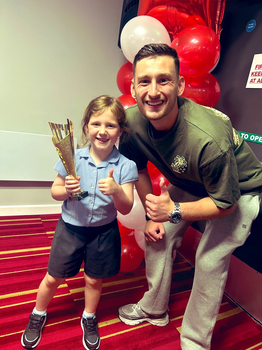 stmarysbarnsley's tweet photo. Sports woman of the year 💛 @stmarys_pe @ProActiveSchoo1 @twostmarys https://t.co/WC9PK7Aaxk