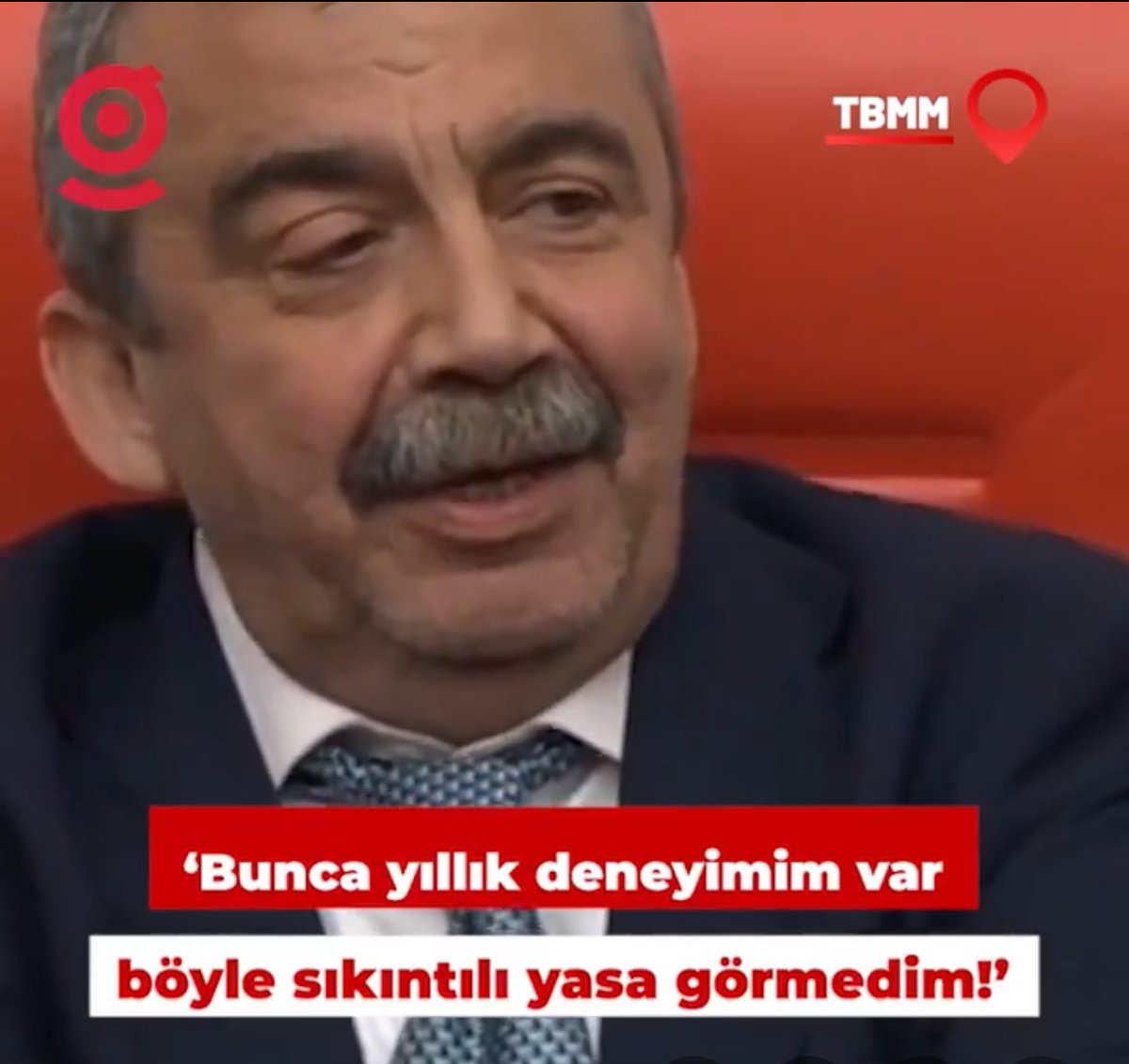 📌 TBMM'de görüşülen 'öğretmenlik meslek kanunu' ile ilgili Meclis Başkanvekili Sırrı Süreyya Önder: Bunca yıllık Milletvekiliyim ben böyle sıkıntılı yasa görmedim!