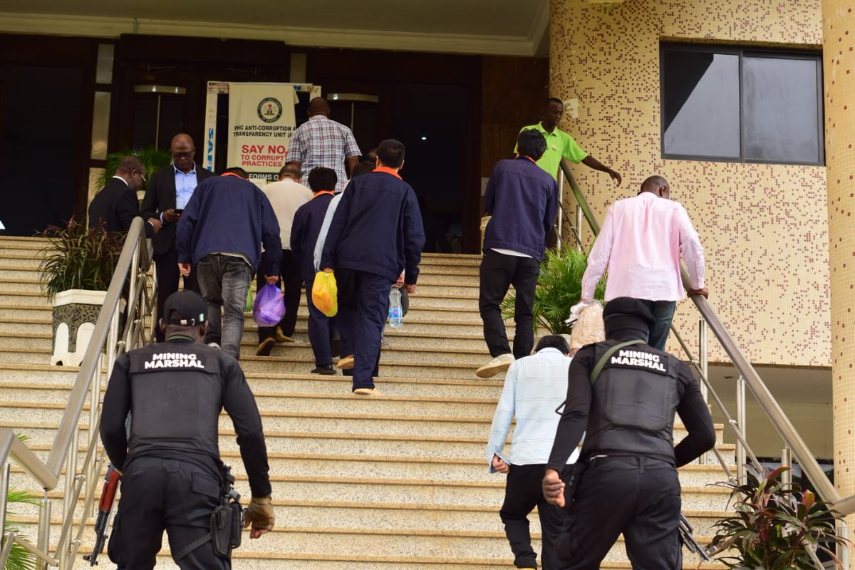 Solid_Min_Dev's tweet image. **#IllegalMining:** FG arraigns 8 Chinese nationals, 1 Nigerian for illegal mining in Abia. 

Arrests by Mining Marshals under &quot;Operation Hayakin Kogo.&quot; 

Trial begins before Justice J.K Omotosho in Abuja. 

Defendants remanded at Kuje Correctional Centre. #Nigeria #MiningReform