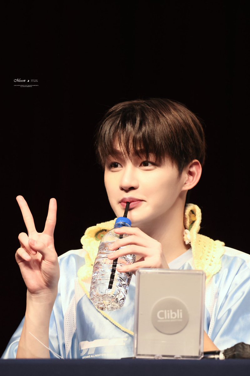 Moon_060328's tweet photo. 240712 예사

#TWS #투어스 #247WithUs #トゥアス 
#JIHOON #지훈 #한지훈 #ジフン https://t.co/H3SpNxsH4o
