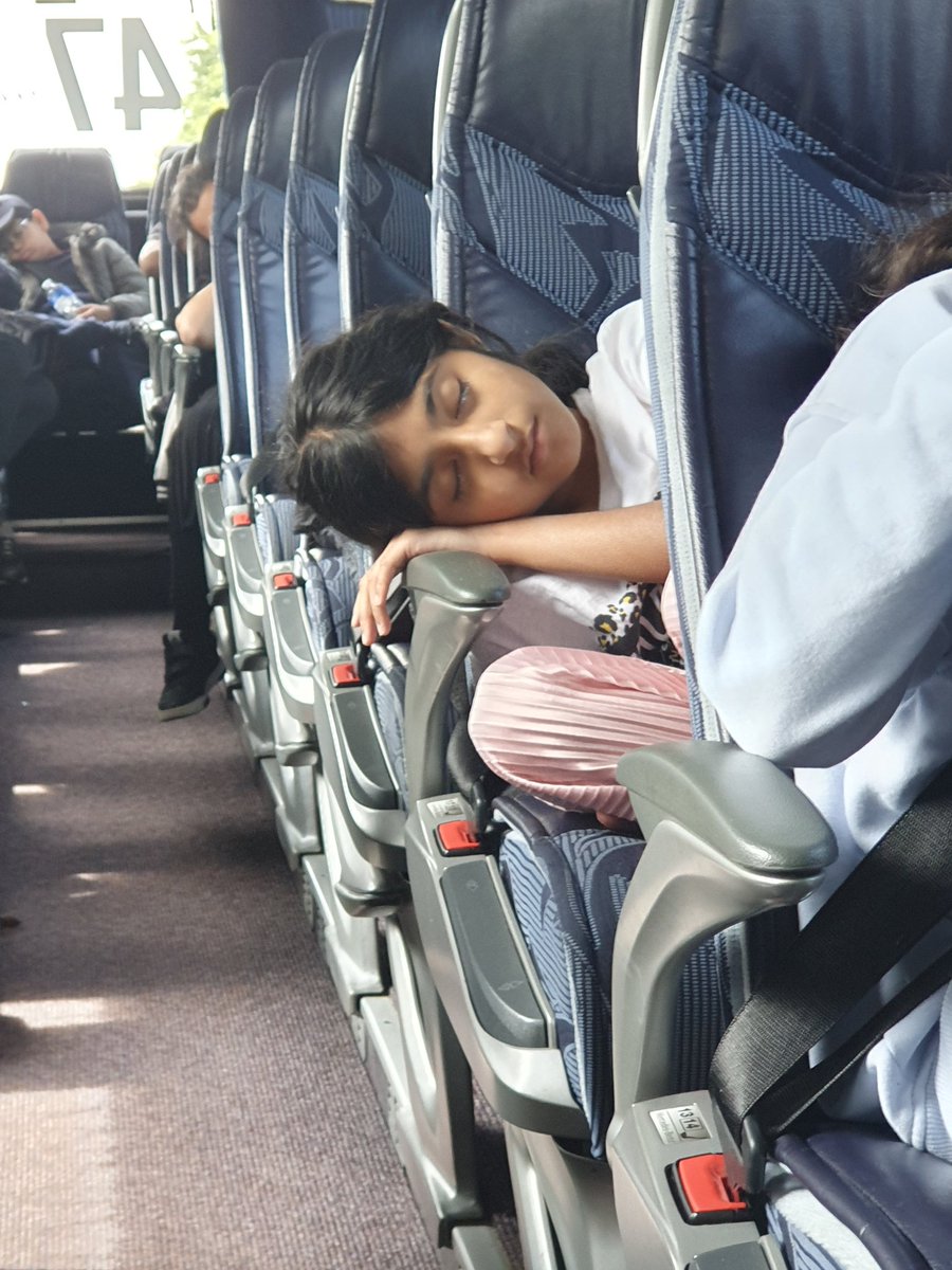 MayflowerSch's tweet photo. It's been a tiring week! #Nethercott https://t.co/0F5dEF93Tj