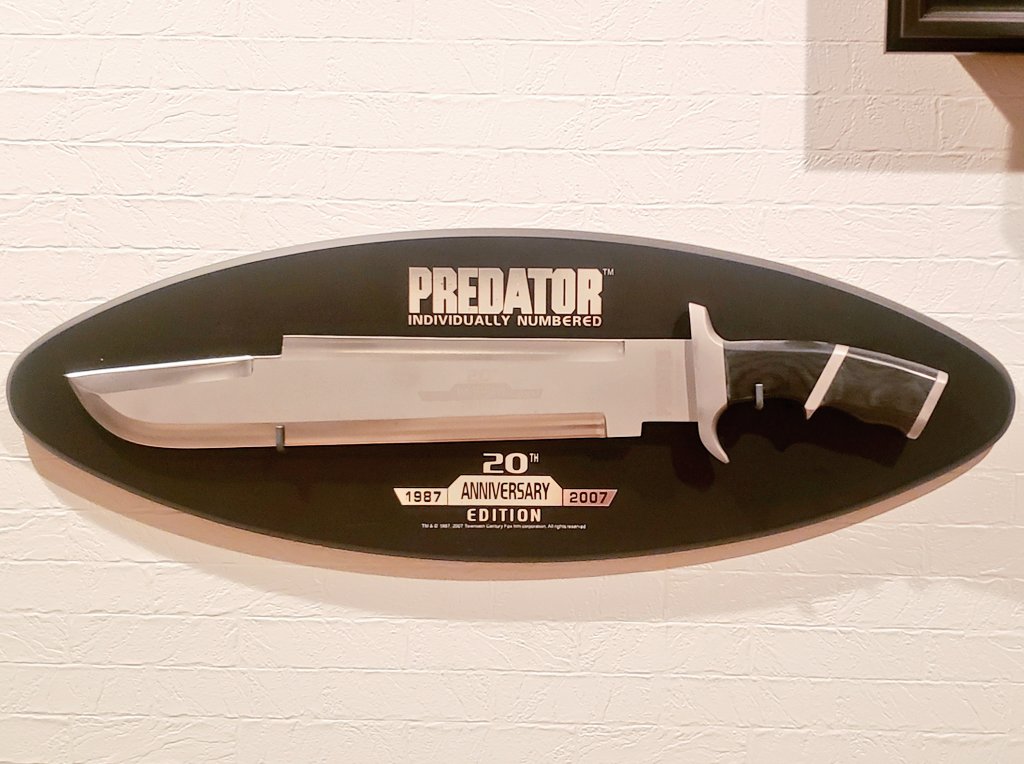 ナイフの日 「Stick around.(そこに立ってろ)」 🎬PREDATOR(1987)