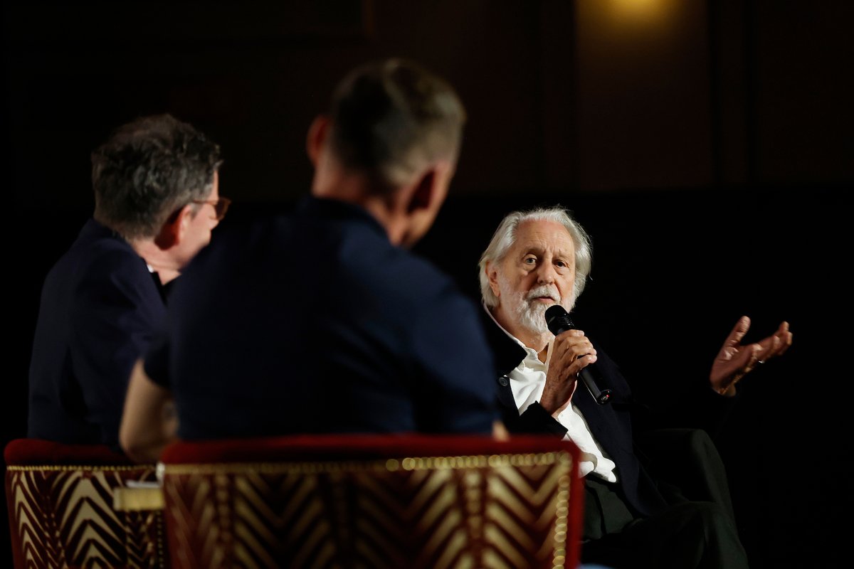 BritEmbDublin's tweet image. 2 weeks to go to @Paris2024 @Olympics!🥇🏃♂️🍿
Thanks to our guests for attending our 'Chariots of Fire' Screening and discussion with @PJohnstonFCDO, @DPuttnam, and @DavidGillick.
Photos from the event at the following link: flic.kr/s/aHBqjBzjSS
#Olympics2024 #TeamIreland