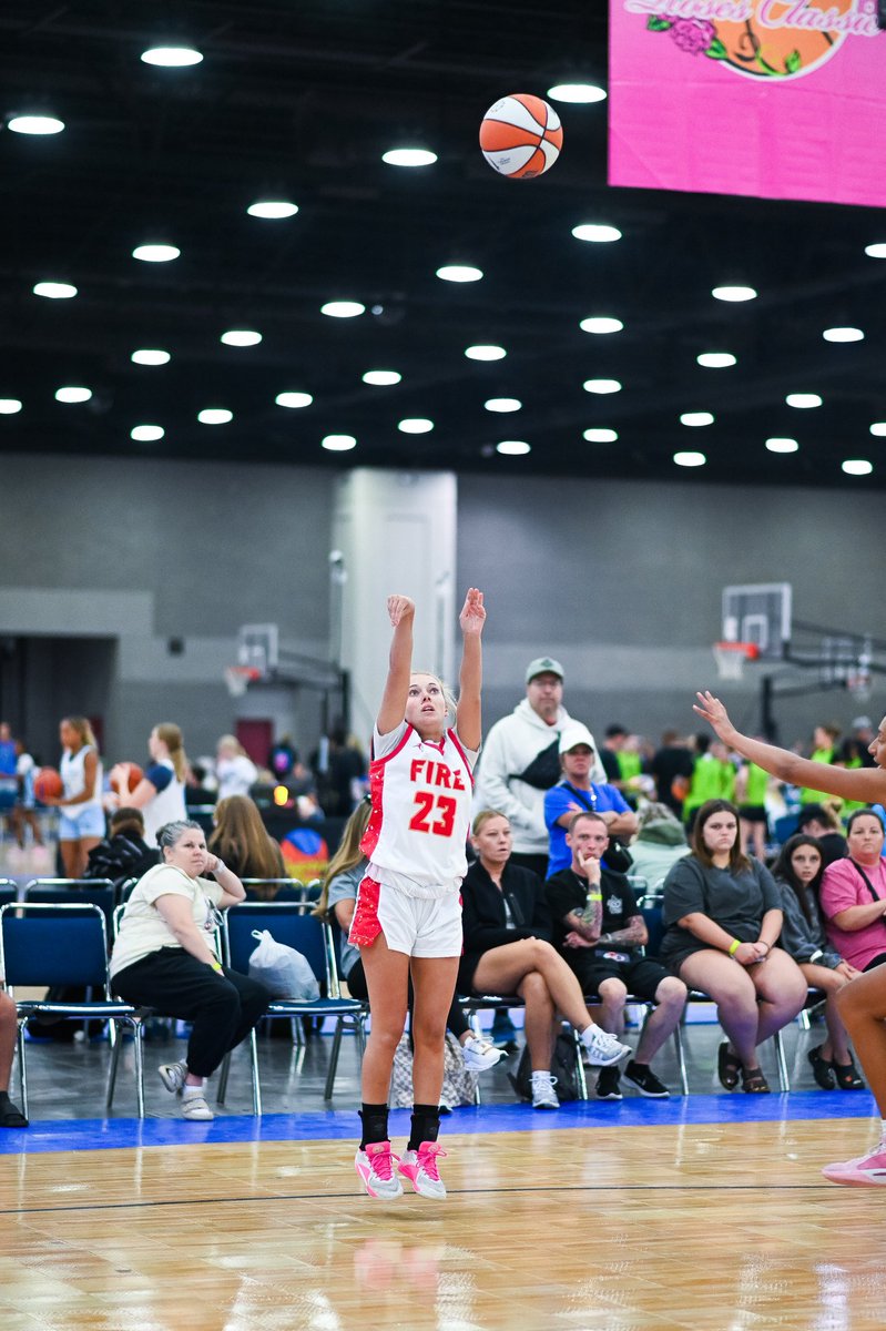 OhioFireBball's tweet image. #Run4Roses🌹 | #BeTheSpark🔥