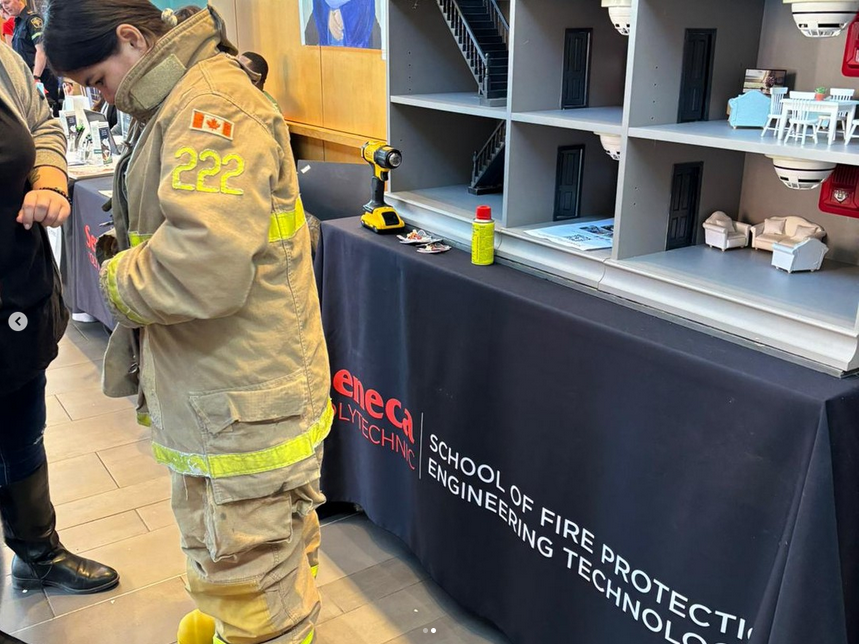 SenecaFire72 tweet media