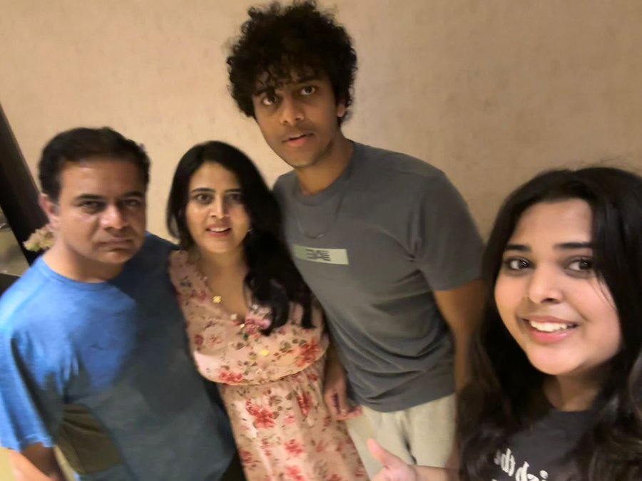 GSSmlTwXAAAUsAd?format=jpg&name=900x900