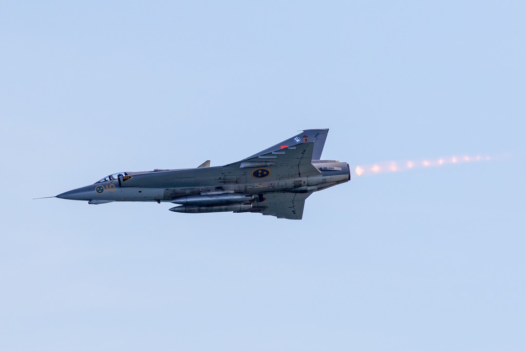 BmthAirFest's tweet photo. Double trouble in the sky! ๐ธ๐ชโ๏ธ The iconic @swafhf Saab Draken returns to rock Bournemouth, and it's bringing a friend -the stunning Saab Viggen!๐ฅWitness history in the making with these Swedish jets on Thur & Fri #BmthAirFest
Supported by @Aerobytes
https://t.co/gHg8eknrrO https://t.co/Rnr1WdyOF9