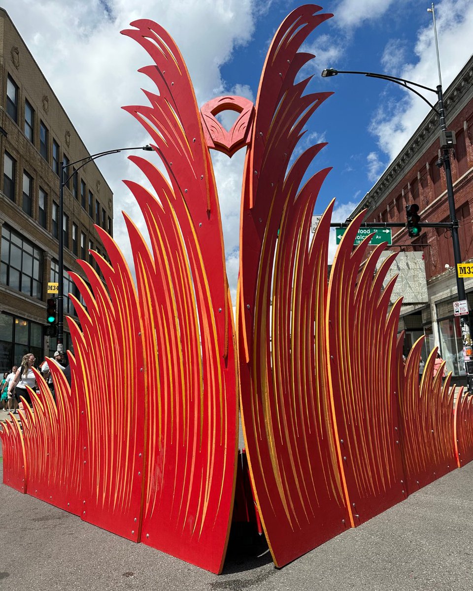 wickerparkfest's tweet photo. Don't miss some amazingart  installations at Wicker Park Fest this year from artists:
🌟Sarah Goone 
🌟Gillian Butcher 
🌟Dan Eller
🌟Erica Gressman and Melissa Roels 

Link in bio to learn more. #WPF24 #wickerparkfest #chicagoartist #festlife #wpbssa33 #ssa https://t.co/PeLJHAFh8f
