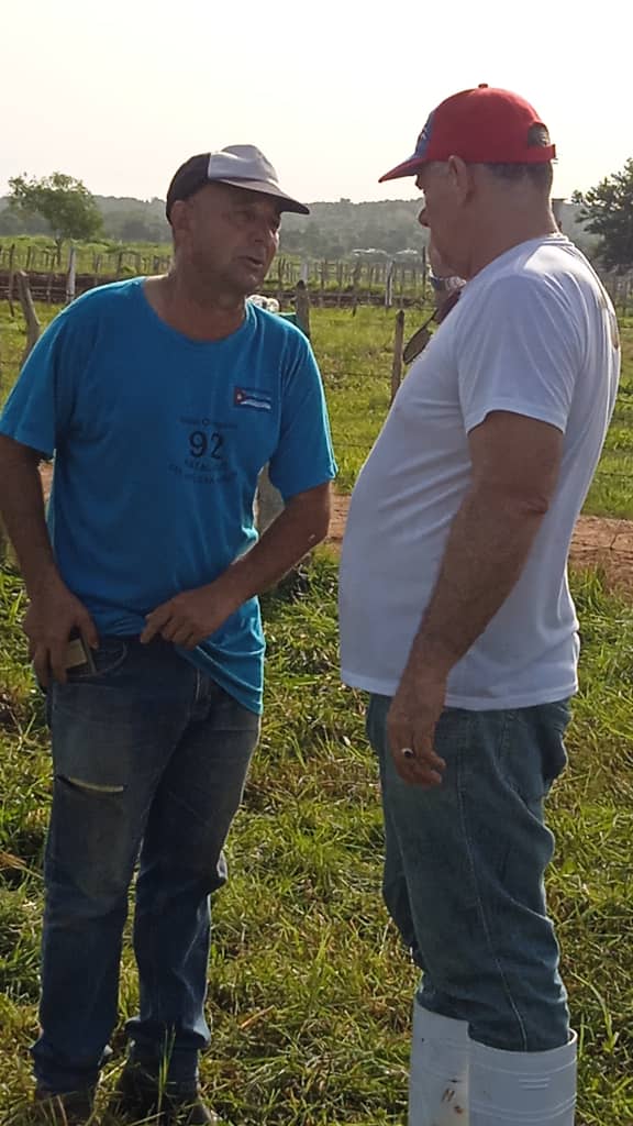 En el día de hoy el colectivo del <a href="/geiacuba/">Grupo Empresarial de la Industria Alimentaria</a> junto a su presidente <a href="/GlezEmerio/">Emerio Glez Lorenzo</a> en cambio de labor vinculado a la producción de alimento 
<a href="/minalcuba/">Ministerio de la Industria Alimentaria de Cuba</a> 
<a href="/AsambleaCuba/">Asamblea Nacional Cuba</a> 
#gente