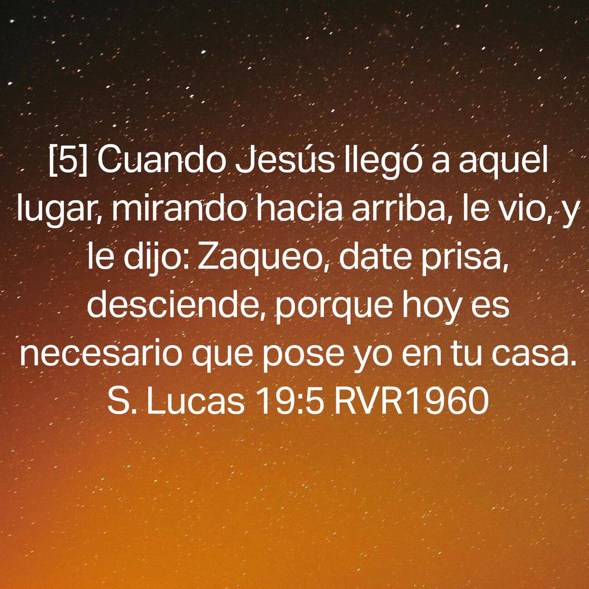 RMTVPRODUCCION2's tweet photo. S. Lucas 19:5 RVR1960
[5] Cuando Jesús llegó a aquel lugar, mirando hacia arriba, le vio, y le dijo: Zaqueo, date prisa, desciende, porque hoy es necesario que pose yo en tu casa. 

https://t.co/axCUPu7zNh https://t.co/LlfuxrlmL0