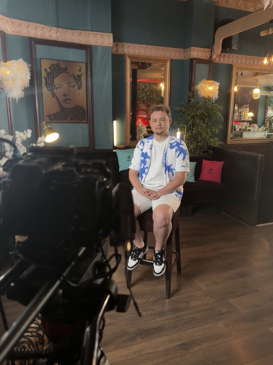 graphyxpro's tweet image. J’ai été invité par TikTok pour participer à une interview / tournage sur Paris ! C’était une super expérience, merci encore à eux 🎬