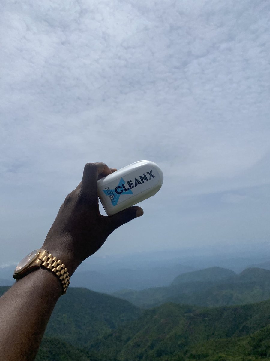 VicsenC's tweet photo. Another day to remember you need CLEANX for your sneakers #TGIF https://t.co/rWjmB4UCWj