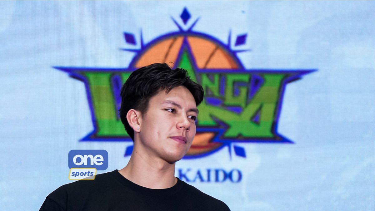 OneSportsPHL's tweet photo. LUCKY FANS 🥳

Selected fans were chosen for an up close meet and greet with Gilas Pilipinas' Dwight Ramos during the "Behind the Hoops" event at One Ayala in Makati.

#GilasPilipinas #DwightXLawson

📸 RM Chua

1/2 https://t.co/SifNsNJOFo
