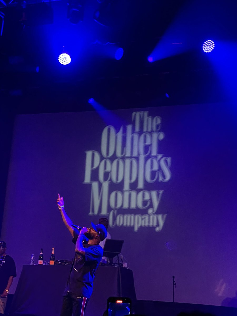 eavesnd's tweet photo. Finally saw @DOPEITSDOM in concert. What a time 💙🙌🏽 https://t.co/Ip4I0ZPAHR