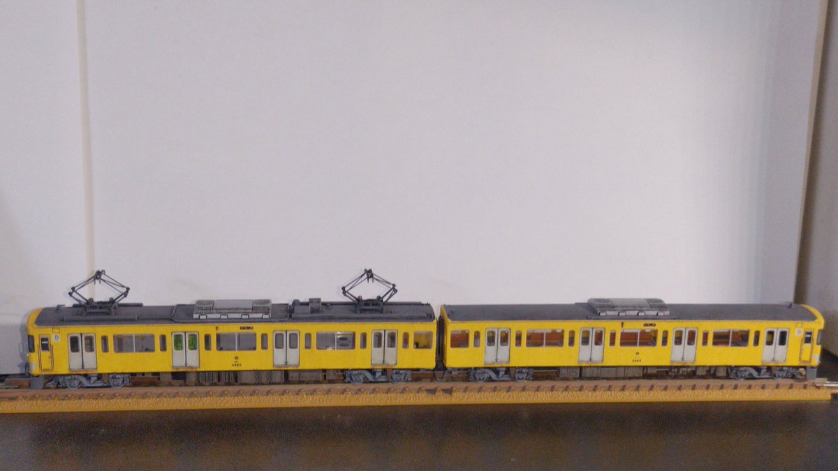 1186Exp's tweet photo. ヨゴシ施工後車体に艶消しを掛けて乾燥後に組立…
色々苦心しましたがなんとか完成‼️
なかなかいい感じに仕上がりました。
これでJAMに展示できる👍
#終末トレインどこへいく
#終末トレイン
#アポジー号
#2463F https://t.co/R999YpOwx4