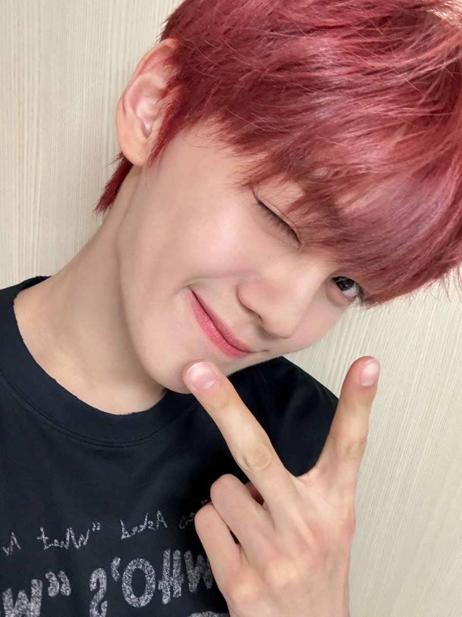 3_c1over's tweet photo. 240712 플챗 포스팅 #김규빈 

규빈이 빨머 셀카 !! 🍒❤️‍🔥❤️‍🔥 https://t.co/2Zeug9AI7N