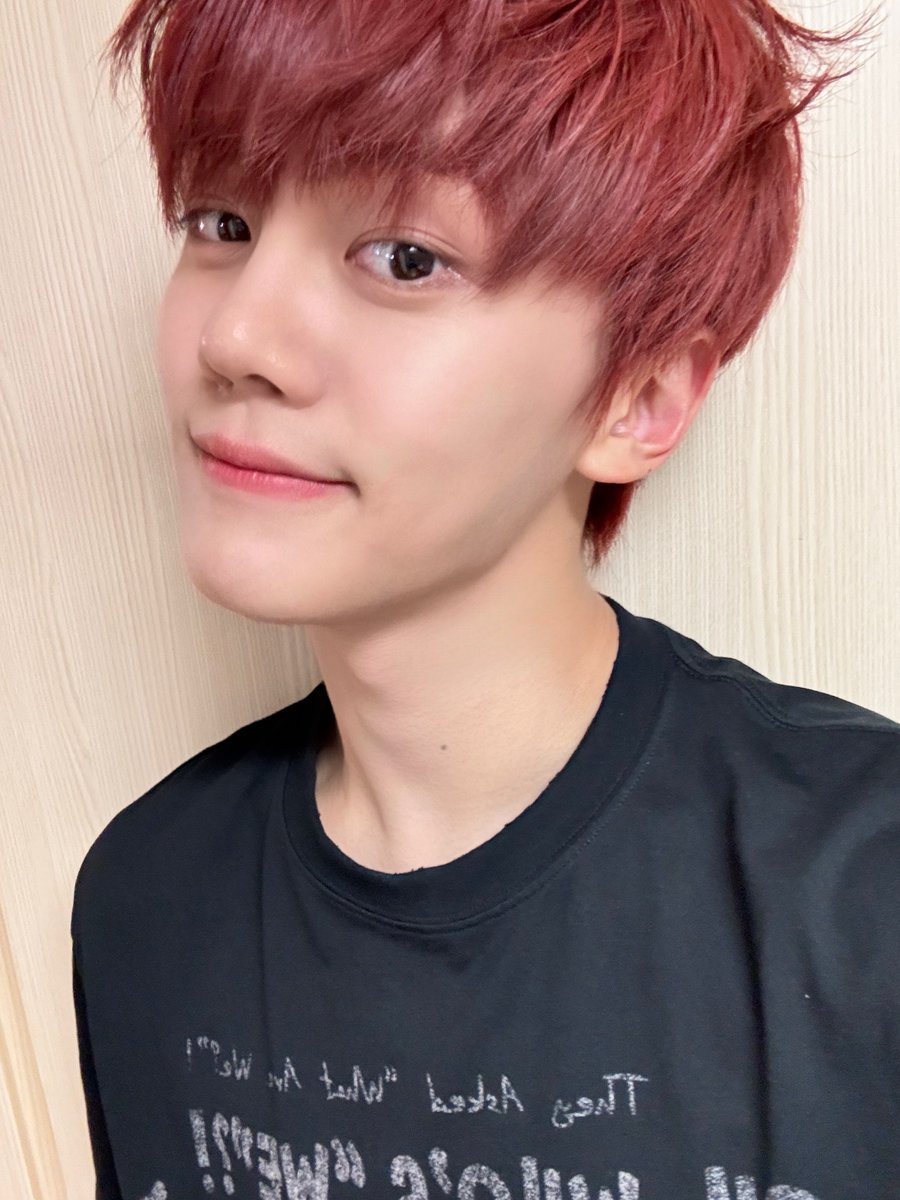 3_c1over's tweet photo. 240712 플챗 포스팅 #김규빈 

규빈이 빨머 셀카 !! 🍒❤️‍🔥❤️‍🔥 https://t.co/2Zeug9AI7N