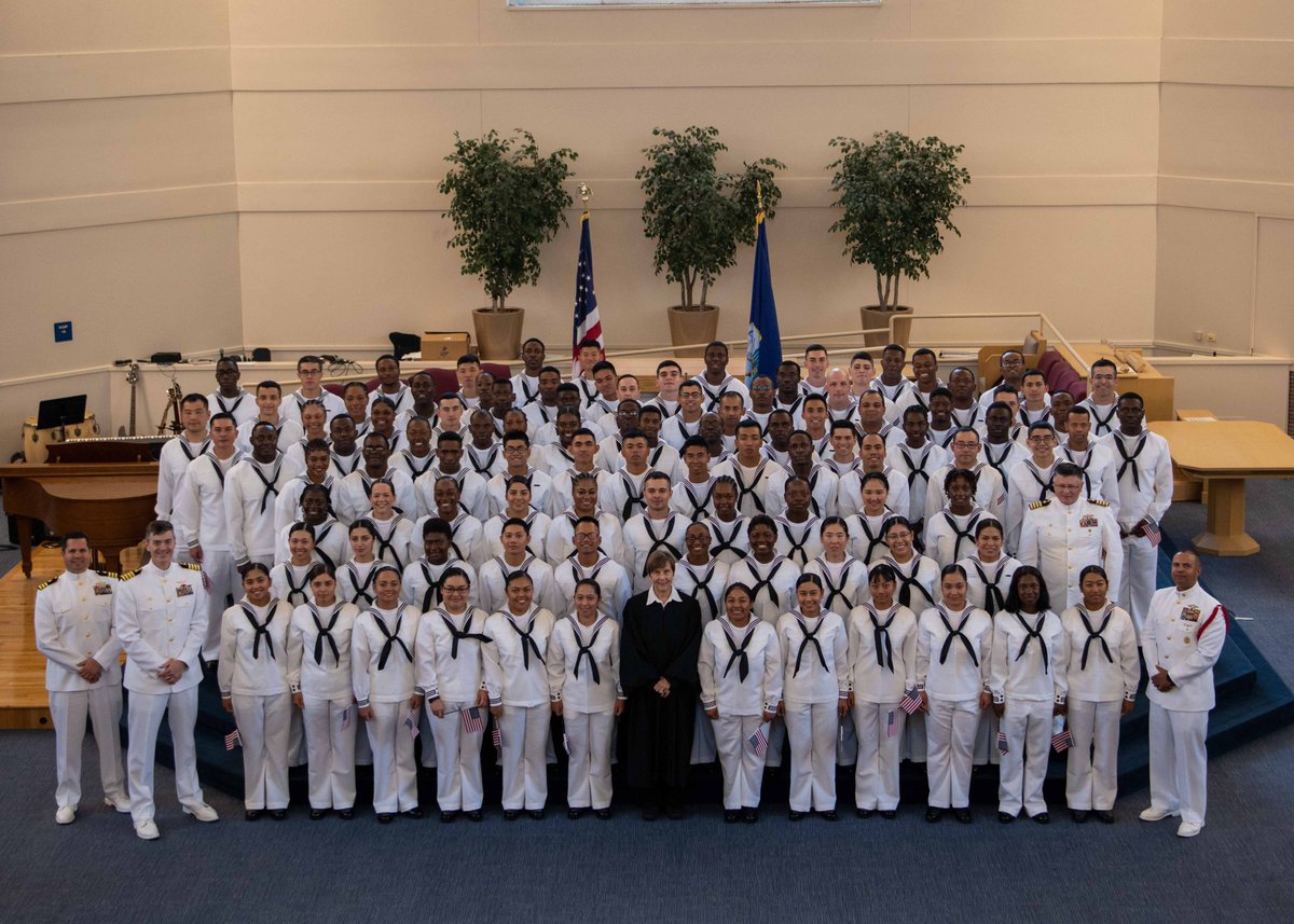 NavyRTC's tweet photo. Congratulations to the Recruits and Sailors who pledged the Naturalization Oath of Allegiance to the United States of America!

#RTC #bootcamp #naturalizationceremony https://t.co/Mtdh132k3c