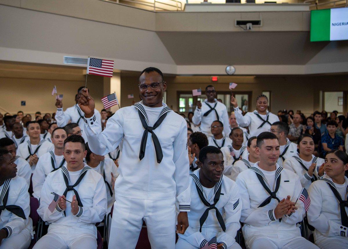 NavyRTC's tweet photo. Congratulations to the Recruits and Sailors who pledged the Naturalization Oath of Allegiance to the United States of America!

#RTC #bootcamp #naturalizationceremony https://t.co/Mtdh132k3c
