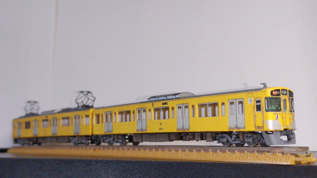1186Exp's tweet photo. ヨゴシ施工後車体に艶消しを掛けて乾燥後に組立…
色々苦心しましたがなんとか完成‼️
なかなかいい感じに仕上がりました。
これでJAMに展示できる👍
#終末トレインどこへいく
#終末トレイン
#アポジー号
#2463F https://t.co/R999YpOwx4