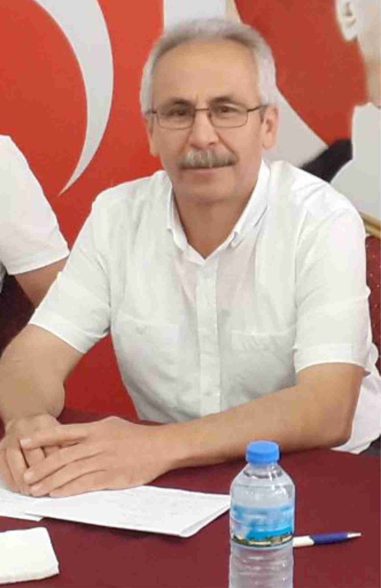 CHP Elmalı İlçe Başkanı hakaret suçundan tutuklandı
Hakaret suçundan hakkında kesinleşmiş hapis cezası bulunan CHP Elmalı İlçe Başkanı Şakir Aydın, gözaltına alınıp işlemlerinin ardından tutuklandı.