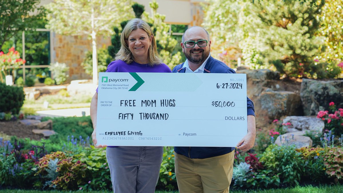 freemomhugs's tweet photo. Thank you, Paycom! They have been a faithful ally and supporter of Free Mom Hugs for years. And their employees surprised us with a $50,000 donation through @Paycom’s employee giving program and company dollar-for-dollar match. 

https://t.co/s0BhKjD8Qq https://t.co/MQqEDCBLj9