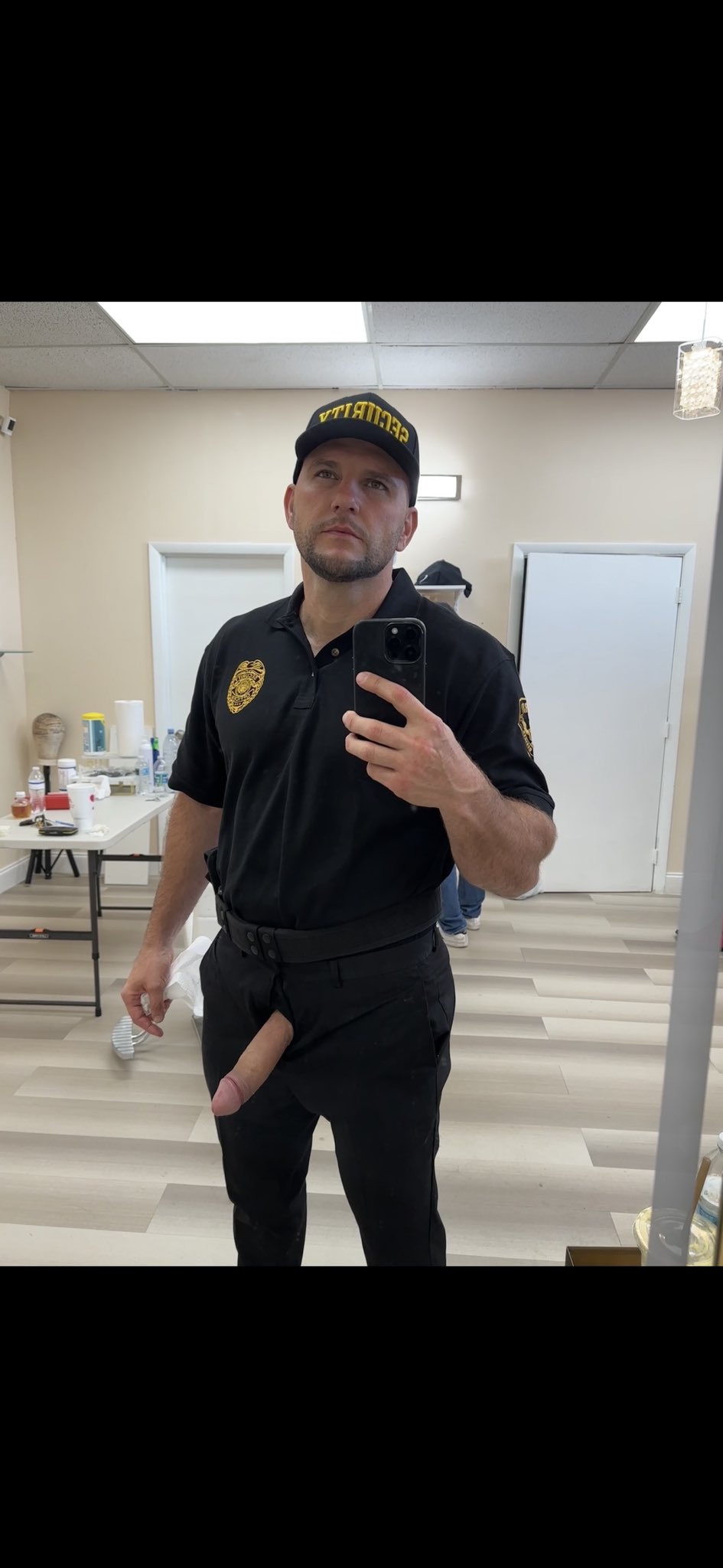 Top flight security of the world!!! https://t.co/1ITzdkSZZd