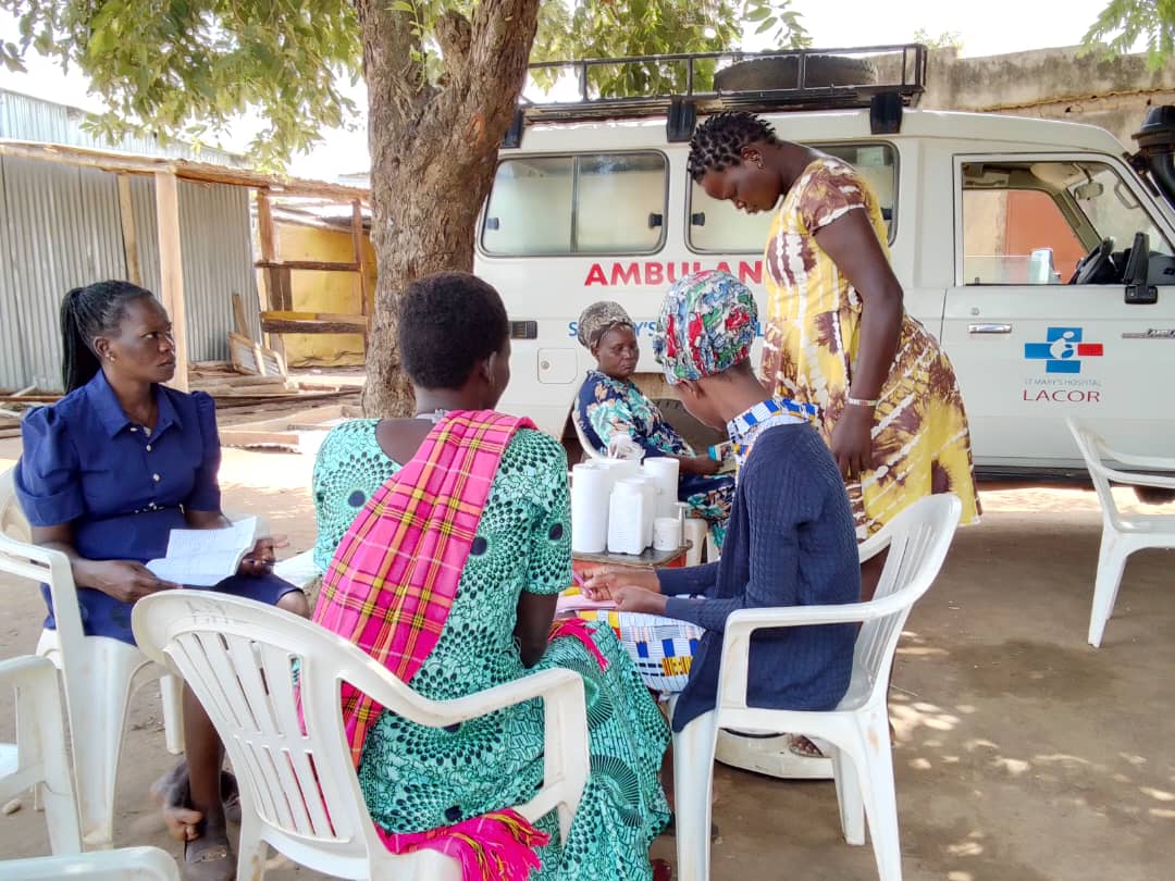 lacor_hospital's tweet photo. Today, our dedicated team journeyed to Palema Camp, reaching out to pregnant women in this remote area.
#MobileANC #MaternalHealth #CommunityCare #LacorHospital https://t.co/YrJbOXHT24