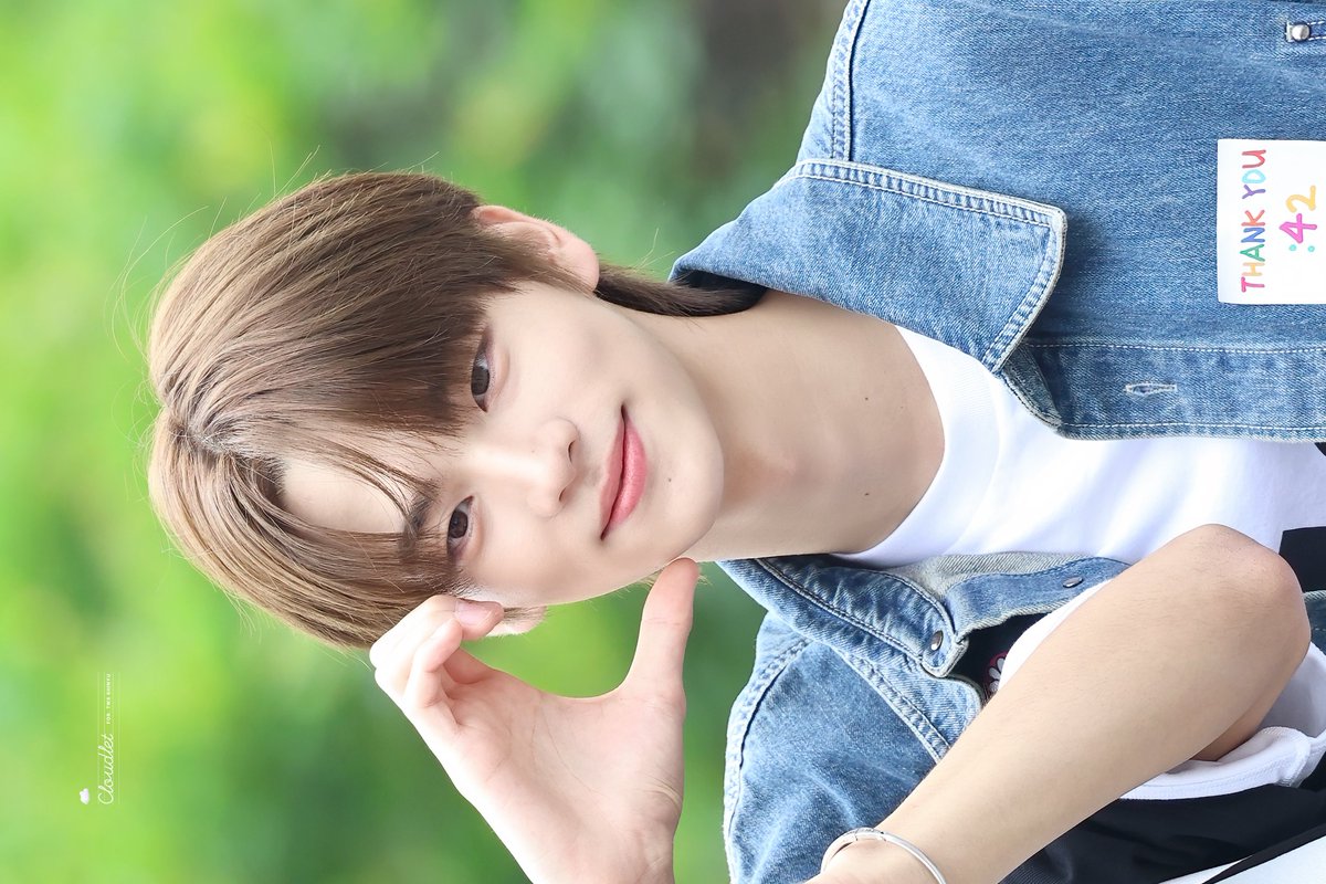 cloudlet247's tweet photo. [HQ] 240705 뮤뱅 미팬 

사람이 어떻게 샤인머스캣💚

 #TWS #투어스 #SHINYU #신유 #신정환 https://t.co/7QNoP52zEx