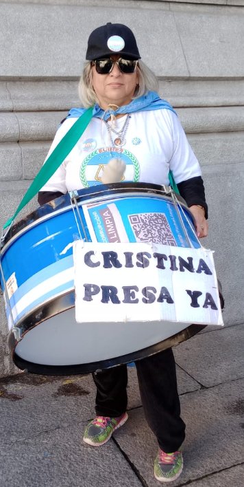 EquipoRepublic1's tweet photo. Estimado Presidente @JMilei qué es lo que no estaría entendiendo? Los que lo votamos queremos corrupción cero, impunidad cero caiga quien caiga. No queremos tabula rasa 
No queremos al Juez Lijo en la Corte. Tampoco queremos que amplíe la Corte Suprema
@majulluis @luisnovaresio https://t.co/W67klAF9pZ