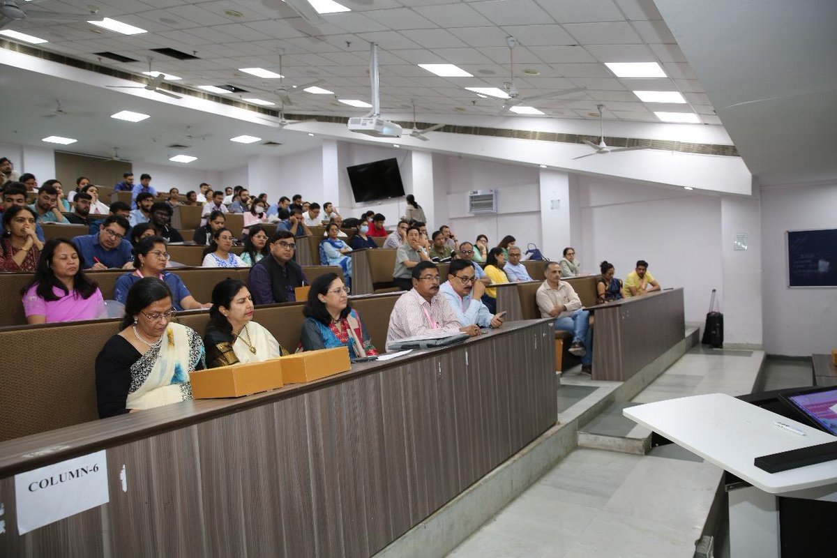 SJHDELHI's tweet image. Dept. of Microbiology at VMMC and SJH  hosted a CME on #Melioidosis in collaboration with MISSION ICMR TASKFORCE. Residents and faculty from clinical specialties and Microbiology participated enthusiastically in the insightful session. #1Diagnosed_1Saved #ClinicalMicrobiology