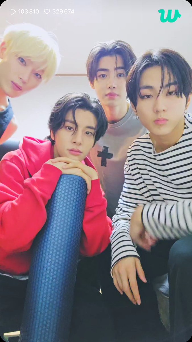 enhypenupdates's tweet photo. [INFO] 240712

Jungwon, Jake, Sunghoon, and Sunoo are now live on Weverse!

@ENHYPEN_members @ENHYPEN #ENHYPEN #엔하이픈 https://t.co/hSwEE5e6CQ