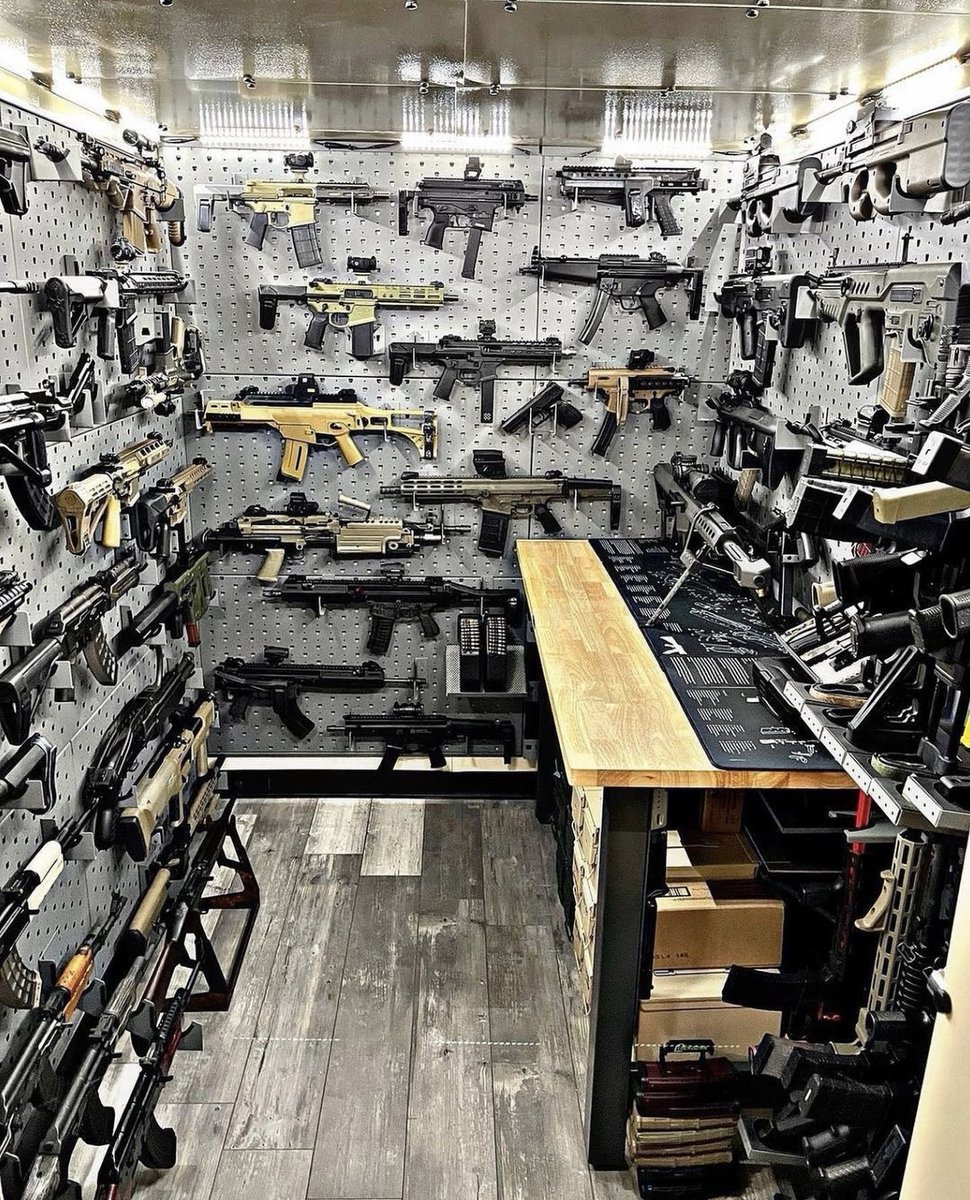 Weapons Daily tweet media