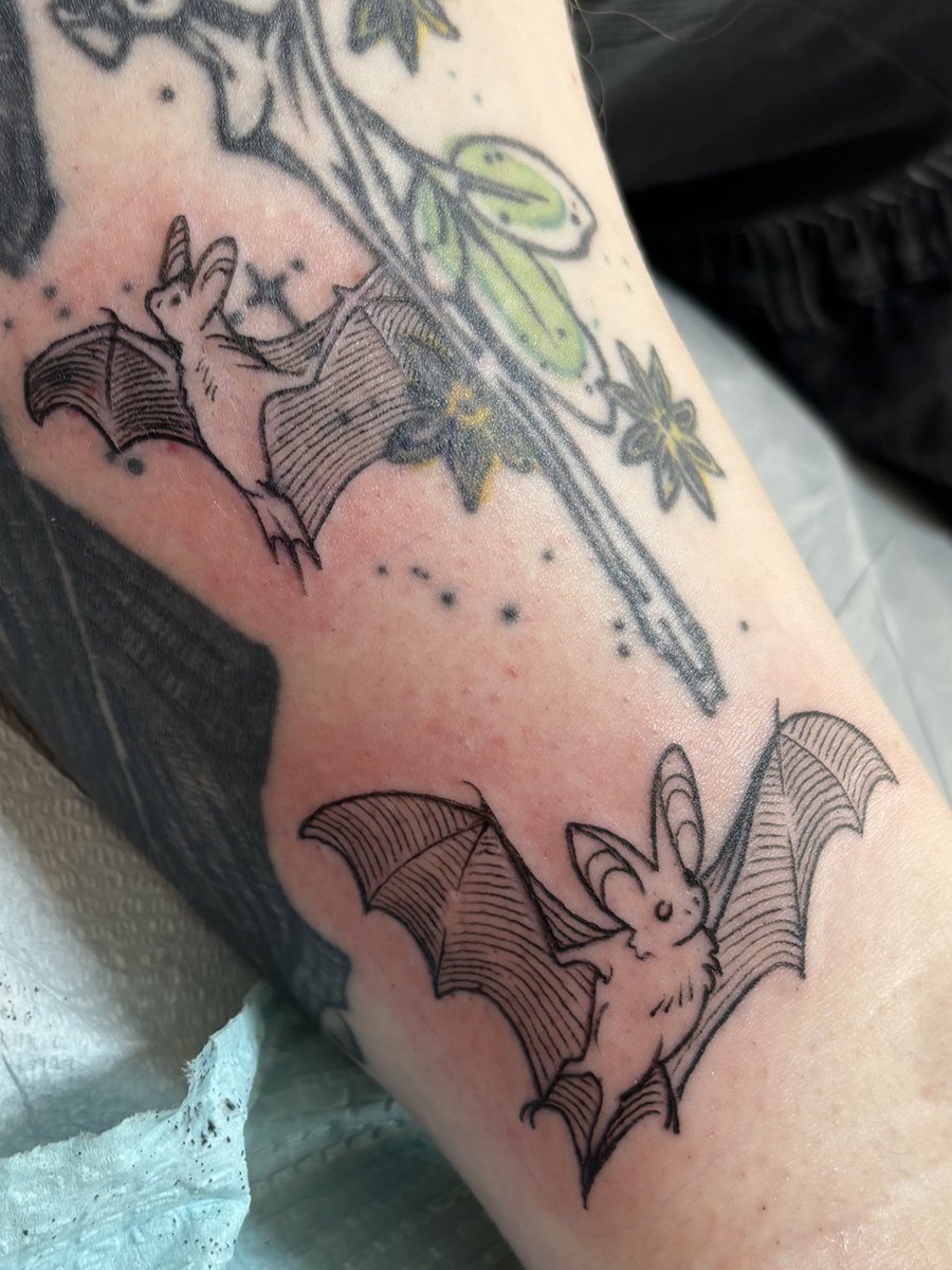 CortanaV's tweet image. Tattoo!! Skulls! Bats! 

Art and ink by @FirestarterInk