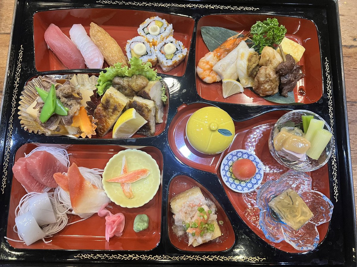 avidsyn's tweet photo. 本日のお弁当🍱と予約のお任せメニューでした♪ https://t.co/GXtT8I8UFP