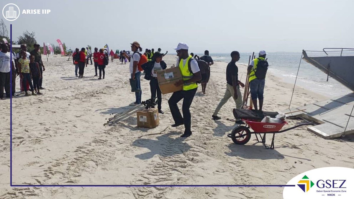 AfricaSecondes's tweet photo. GABON🇬🇦 : À l'occasion de la célébration de la semaine de l'environnement Gabon Industry Wood (GIW), une société de GSEZ a apporté son soutien à SOS KOMO-OCEAN une organisation non-gouvernementale dont la mission est de gérer durablement les espaces et de reboiser les mangroves. https://t.co/Xj1nR3S8U5