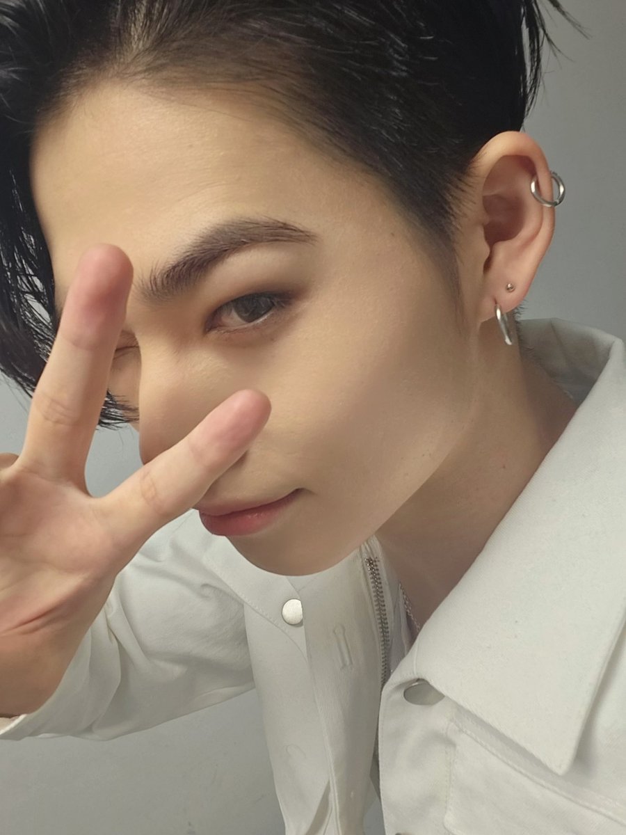 [ #니키’s Post ] 240712

#NI_KI: ENGENEs, we finally made a comeback~~!!!!!!!
Honestly, I was happy because for us, all this time doesn’t feel like a period of inactivity as we could see ENGENEs:)
ENGENEs must’ve been waiting so much to listen to our new songs for the past 8