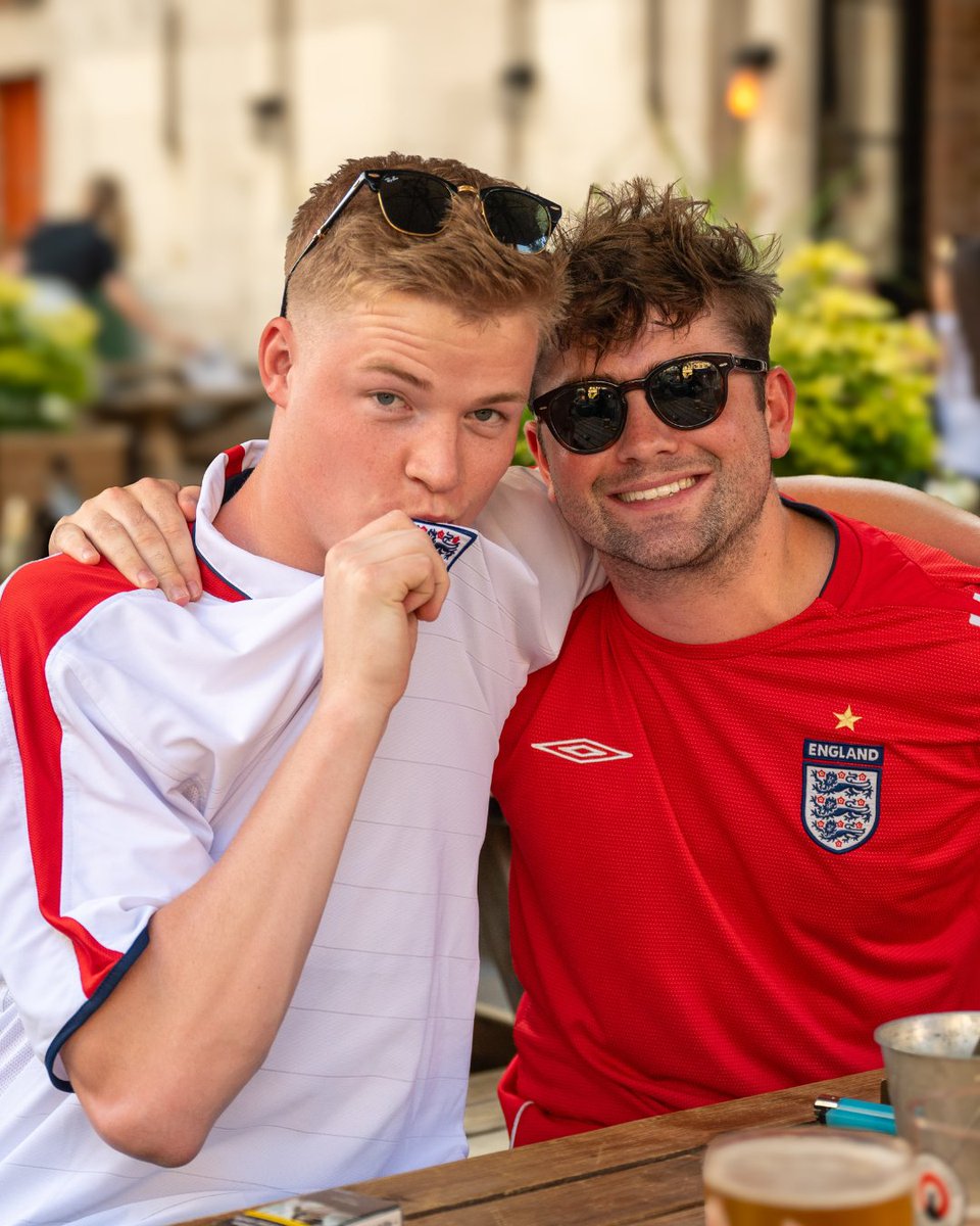 It's almost the weekend...💥

Who's ready for live music and the Euros FINAL? 🎶⚽️