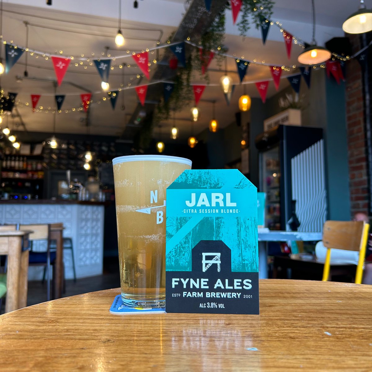 Nothing like a comforting pint of blonde on a drizzly afternoon! 🩶☁️🍺

Jarl is @fyneales flagship ale. A citra session blonde packed full of balanced, vibrant grapefruit and delicate lemon flavours, with a subtly grassy, refreshing finish 🍋🌾😮‍💨

🫶 Open until 11.30PM 🫶