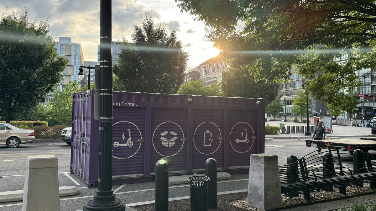 MobilityPerch's tweet image. #PerchPod on the streets of DC. See you at U.S. Department of Transportation later today?