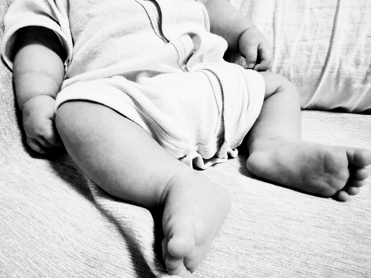 Magical_scar's tweet photo. お久しぶりです！
私事ですが、先日第一子となる男の子を出産しました👶
現在は生後一ヶ月も過ぎ、ぷくぷくしてきました✨
妊娠中も新生児期も、大変なことたくさんあったけど思い返したら楽しい日々でした！
これからも私達なりに子育てを楽しみたいと思います🥰
落ち着いたらまた遊んでくださいね🎮 https://t.co/01K31JWmvF