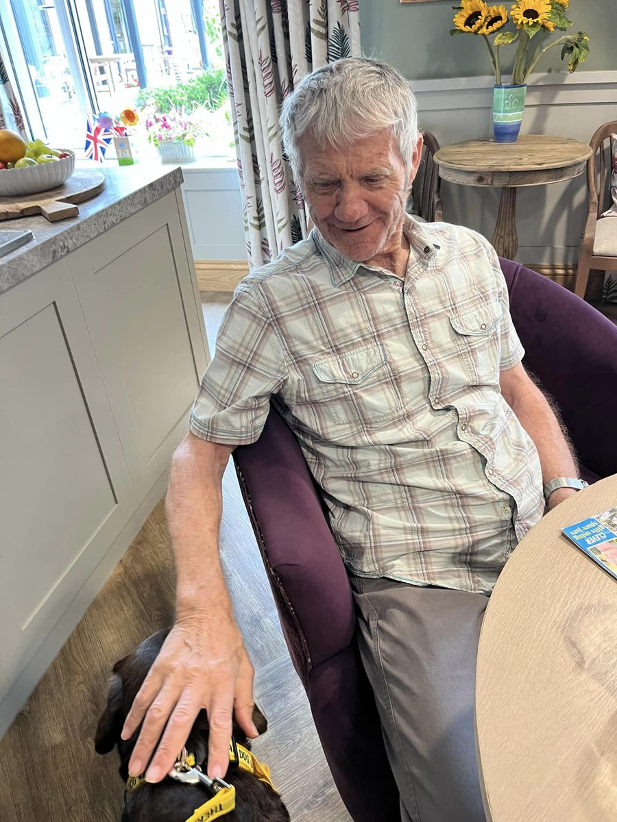 QuantumCareLtd's tweet photo. Yesterday, residents at Mantles Court care home, enjoyed a visit from the gorgeous Pets At Therapy dog, Maximus. Maximus was an immediate hit with the residents and put smiles on lots of faces! 🐶

#QuantumCare #MantlesCourt https://t.co/jNNgoa5UJz