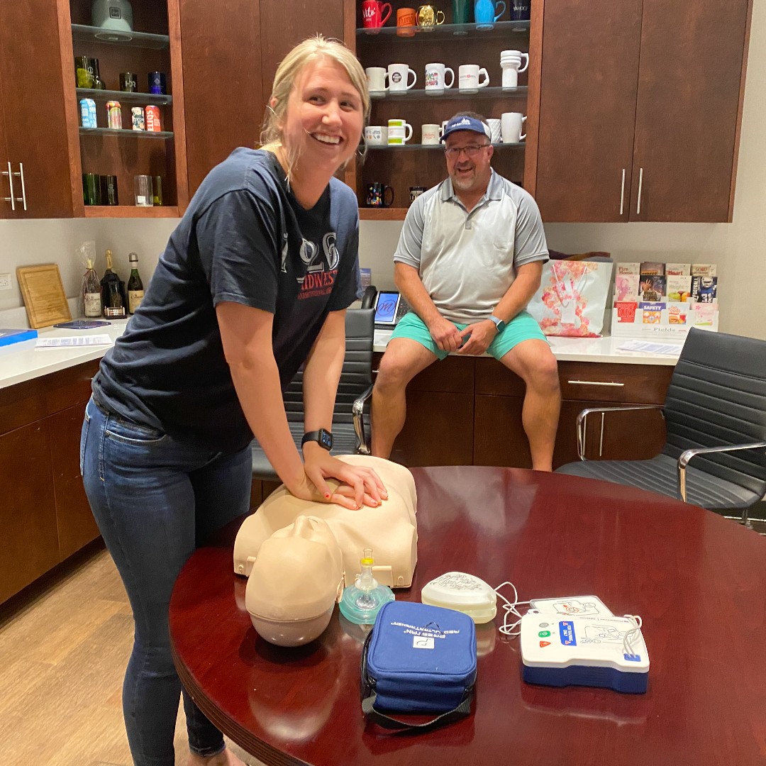 MidwestPromoGrp's tweet photo. Guess which team earned their CPR certification 🏅🏥

A special thank you to Jeff Duhoski and James Gutierrez of the Tri-State Fire Protection Unit for stopping by our offices and teaching us the ropes on how to saves lives!

We saved plenty of plastic mannequins that day 💪 https://t.co/MlW5Exupv0