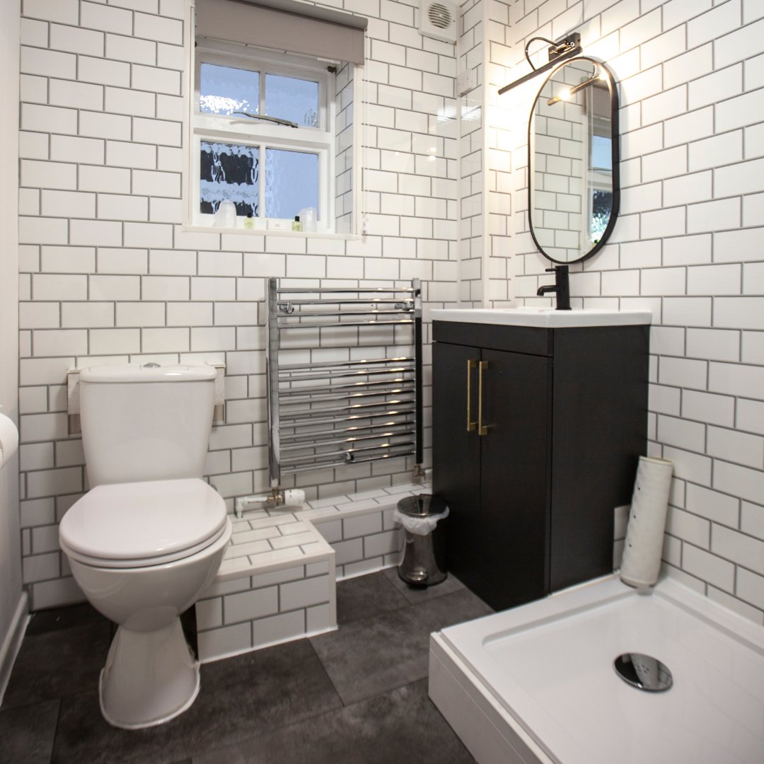 IntSolCon's tweet image. Take a look at one of our bathroom renovations for the Brome Grange Hotel. This project perfectly blends modern design with a luxurious feel, creating a serene and inviting space.

#intsol #construction #bromegrangehotel #moderndesign #bathroomrenovation #takealook #luxuriousfeel