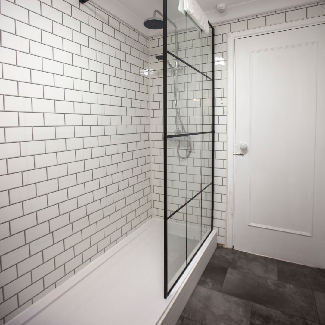 IntSolCon's tweet image. Take a look at one of our bathroom renovations for the Brome Grange Hotel. This project perfectly blends modern design with a luxurious feel, creating a serene and inviting space.

#intsol #construction #bromegrangehotel #moderndesign #bathroomrenovation #takealook #luxuriousfeel