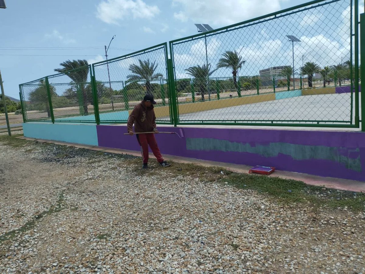 GMBNBT_NE's tweet photo. #12Jul24
Plan Vitrina en la comunidad del Parque Bicentenario #Marcano; para las mejoras en las areas recreacionales de los jóvenes de esta comunidad, siendo beneficiadas 965 familias
#SomosTricolor7nets
#MppopNe
@GRaulparedes @Barrio_Tricolor @YulArmas_ https://t.co/ZumNBwfGeh