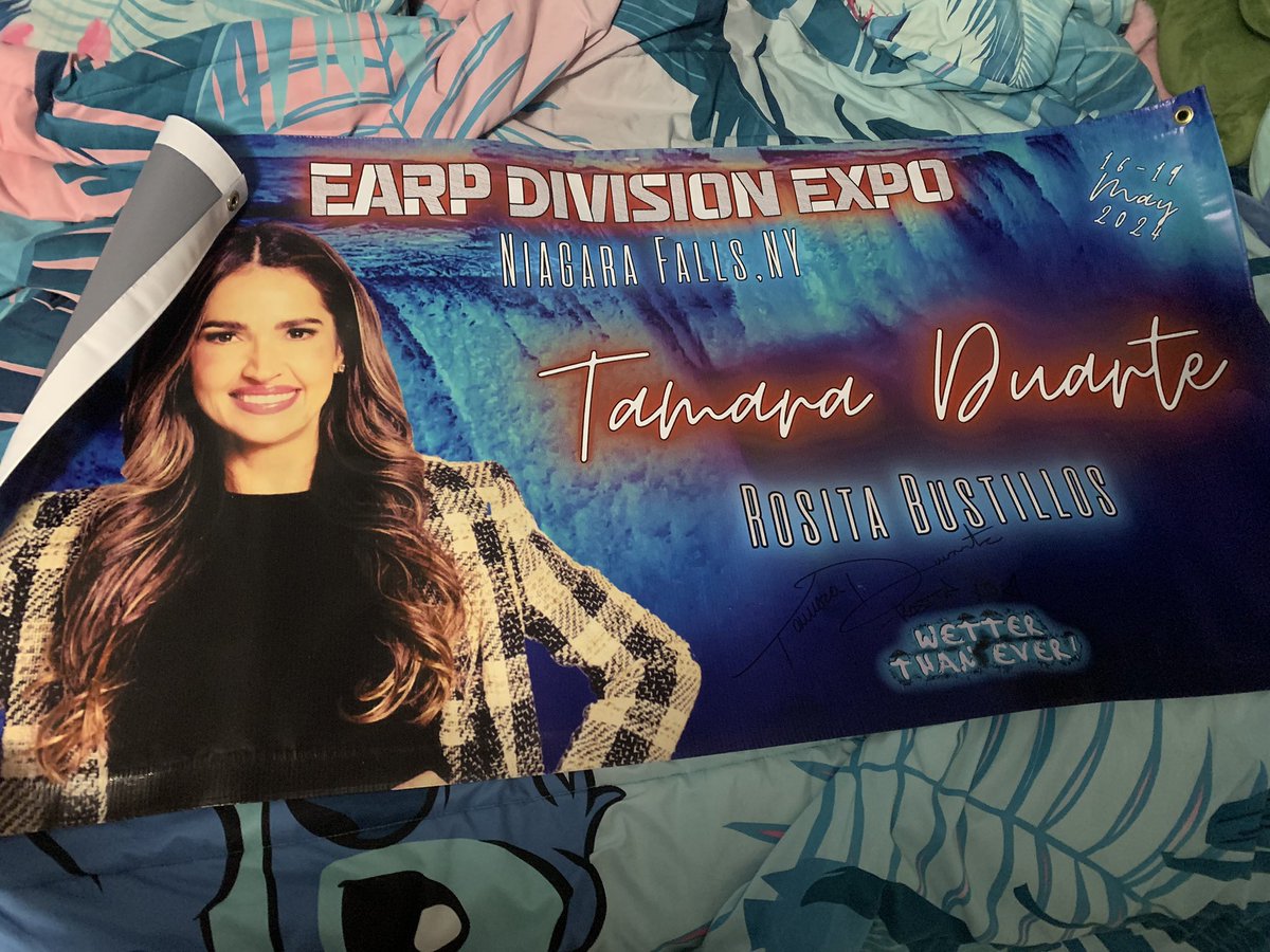 medicaldanvers's tweet photo. LOOK WHATS HERE!!!
two things:
please remember to comment a #WynonnaEarp gif in the thread, so i know you entered!
second thing!
i’ve opened up shipping to worldwide AND pickup at #Earptopia24 ☺️ so everyone can have a chance!
#WelcomeHomeWynonna https://t.co/mtMCKYe1kD