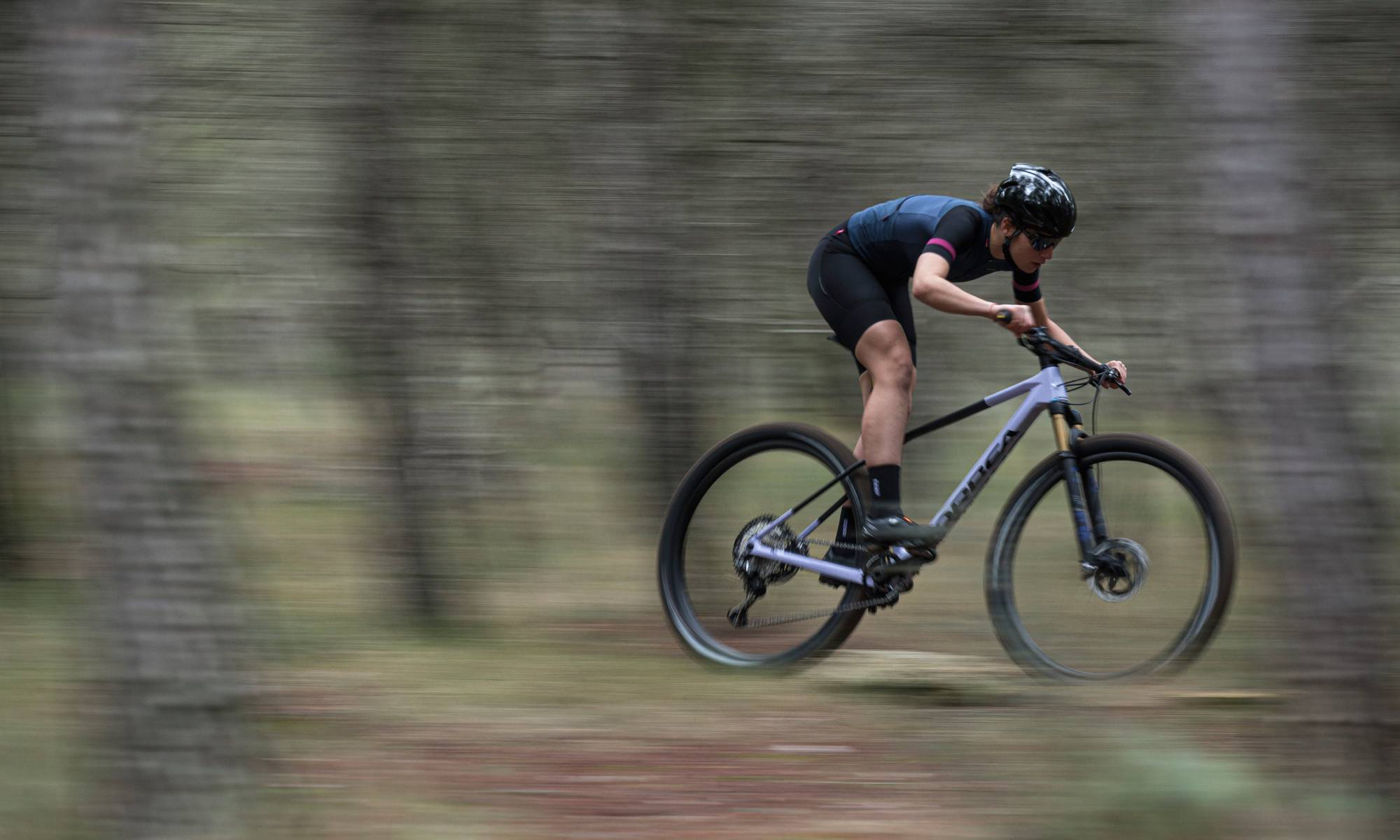 Forum Sport on X Una vision nitida y protegerse de polvo o insectos son argumentos suficientes para invertir en unas buenas gafas de ciclismo. Este es nuestro Top de recomendaciones para