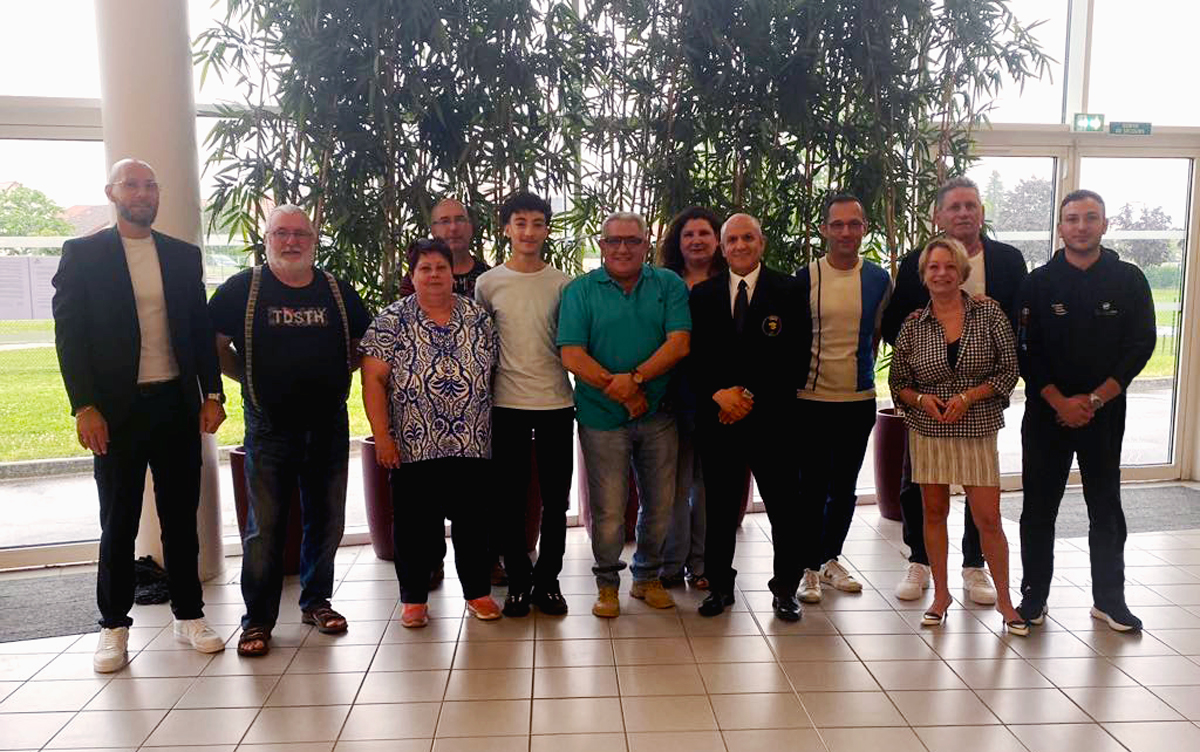 cdkarate21's tweet photo. L'Assemblée Générale Élective (olympiade 24/28) s'est tenue le 6 juillet 2024.

Retrouvez les 14 membres élu au Comité Directeur sur notre site internet 👉 https://t.co/LCE0W69TfO

Franck PICARD a été réélu Président du @cdkarate21.

#cdkarate21 #olympiade20242028 #Karaté https://t.co/PGbOfPPwjg